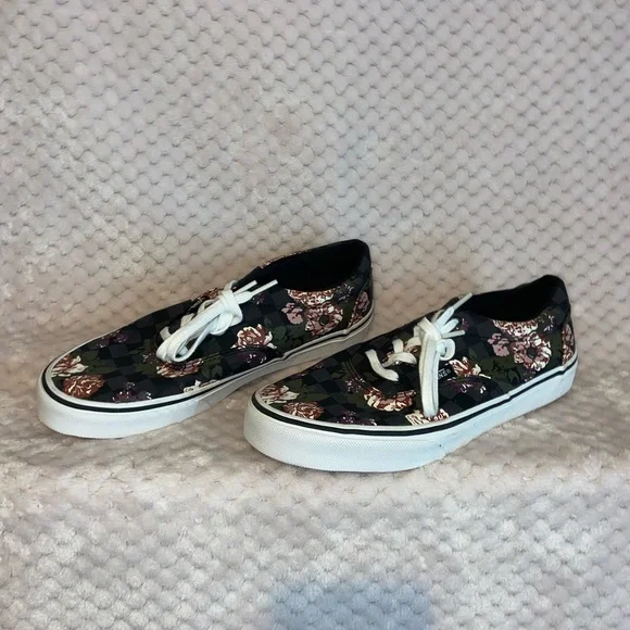 Vans - Picture 3 of 5